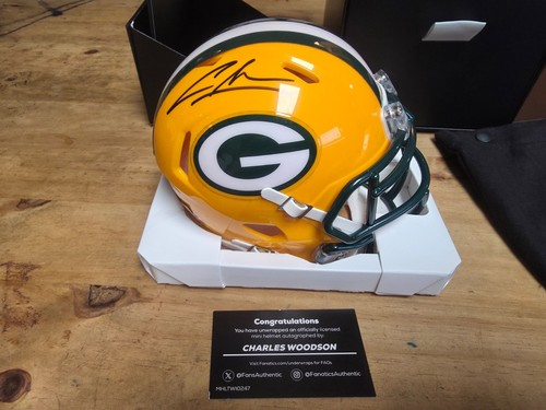 2025 under wraps mini - , casco