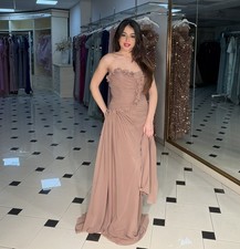 Abito lungo elegante cipria in