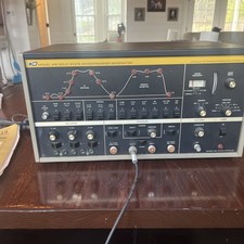 Generatore di spazzatrici/marcatori a stato solido B&K Model 415 con sonda manuale e Dynascan