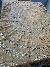 VINTAGE - COPRITAVOLO  MARRONE  ANNI '80  REALIZZATO AD UNCINETTO diam. 170