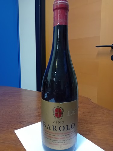 Antica bottiglia vino rosso - bottiglia,