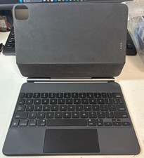 Apple Magic Keyboard 11" iPad