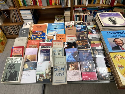 Lotto 205 libri vinili cd - 205,