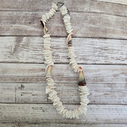 Collana bianca conchiglia - , di