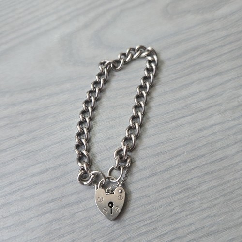 Bracciale antico con ciondolo