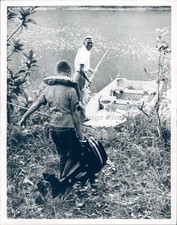 1960 bambino ragazzo barca da