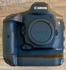 Canon EOS 1DX Mark III - Shutter 370.000 – Very Good Condition but DEFECT #485