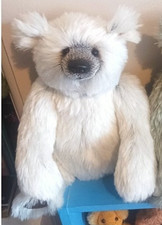 Orso artista unico nel suo