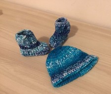 Scarpette e cappellino neonato, uncinetto, lana baby