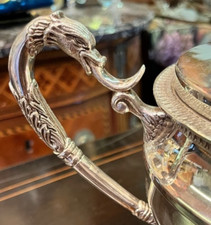 Antico grande piatto francese con coperchio placcato argento per verdure stile impero XIX secolo