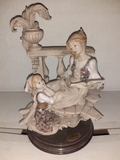 GIUSEPPE ARMANI - Statua donna racconta fiaba bimba
