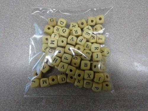 Perline lettere quadrate - , in