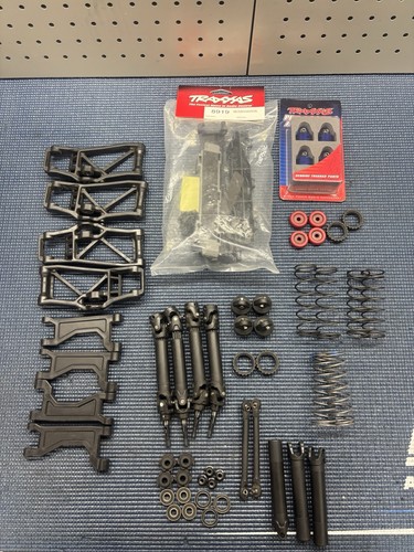 Lotto ricambi traxxas maxx - lotto,
