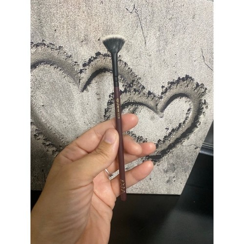 Zoeva 137 petit fan brush - #137,