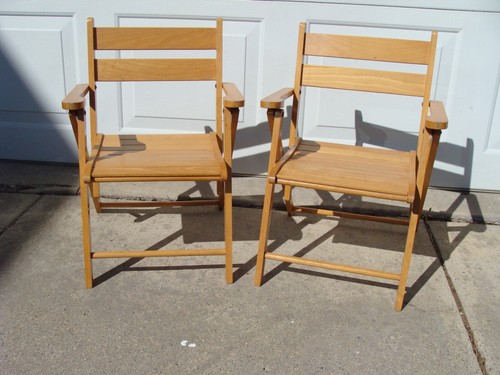 Due sedie pieghevoli vintage