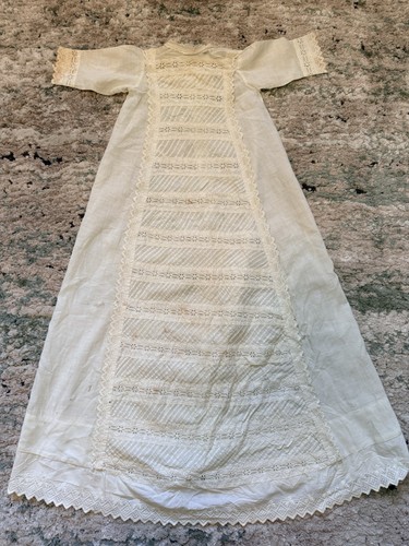 Antico vestito vittoriano del