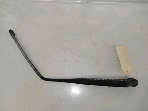 Windshield wiper arm - wiper, rear