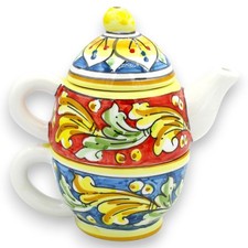 Teiera formata da tre pezzi