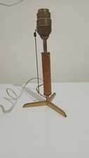 LAMPADA DA TAVOLO IN OTTONE E PELLE ANNI 60