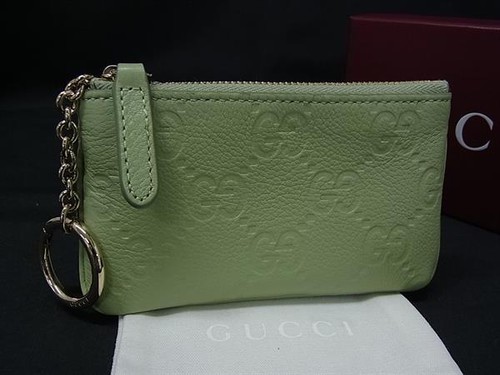 Gucci 815891 emblema - gucci,