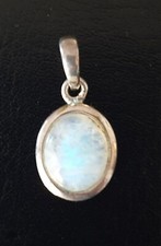 Ciondolo pietra di luna in argento di HSE24 serie La Luna