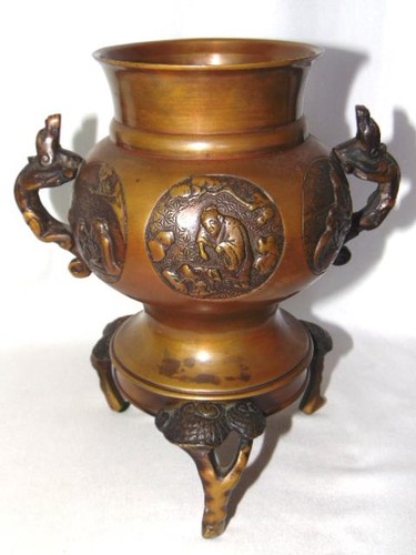 Bellissimo vaso treppiede