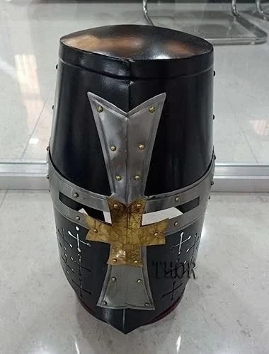 Casco medievale cavaliere nero