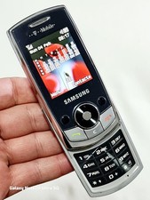 Cellulare Samsung SGH-J700 (sbloccato) Slide ottime condizioni con caricatore