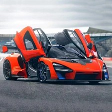 Giocattolo auto sportiva pressofusa McLaren Senna 1:32 con luci e suoni - regalo bambini