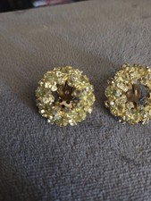 Orecchini clip bianchi - a,