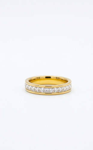 Elegante anello con cristalli