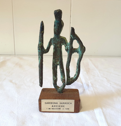 Statuetta statuina scultura