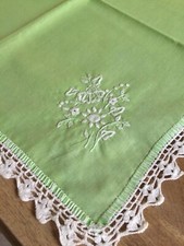 Tovaglia fatto di ricamo a mano con punta d’istrice e pizzo ad uncinetto verde