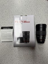 Stupendo obiettivo Samyang 135