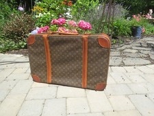Louis-Vuitton suitcase vintage