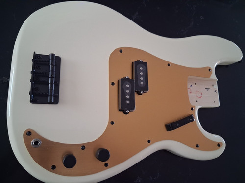 Corpo basso fender - basso, standard