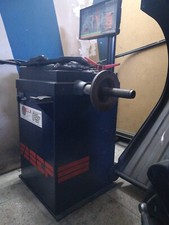 Equilibratrice Pneumatici. Usata pochissimo. Come nuova. 