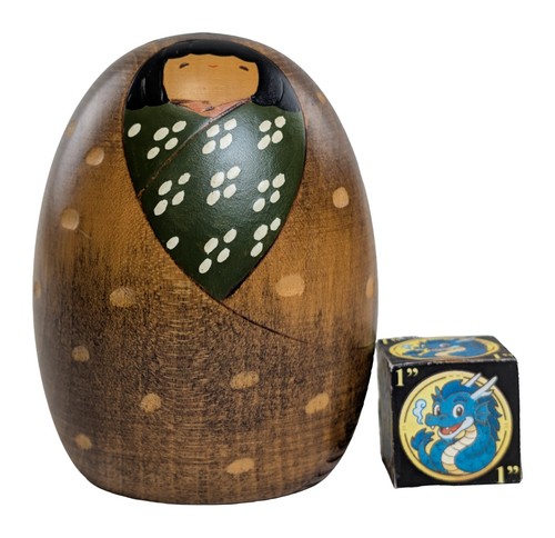 Bambola kokeshi creativa - kokeshi, a