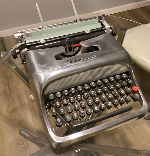 Silver mcm olivetti studio 44 - silver,