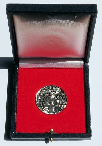 1975 medaglia per mondo - 1975, un