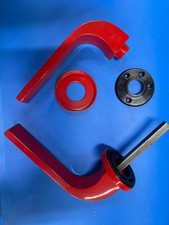 MANIGLIA ROSSA QUADRO 8