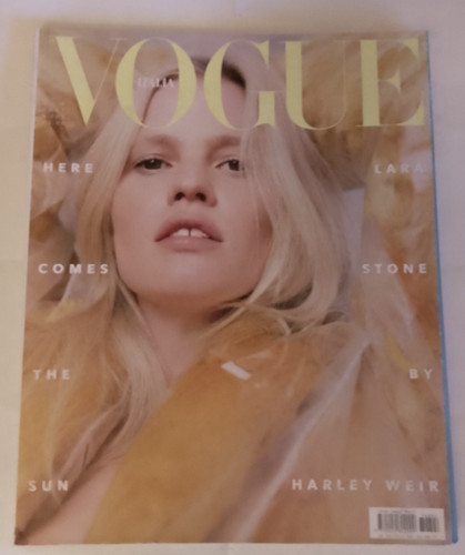 Vogue italia magazine - vogue, agosto