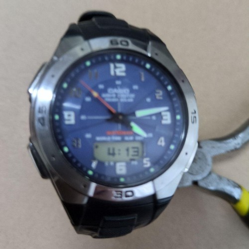 Orologio solare radiocomandato
