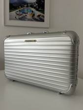 RIMOWA x Porsche Topas