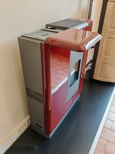 Stufa a pellet Piazzetta P936 Salvaspazio – Ceramica “Rosso Lava”