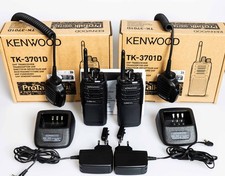 Due radio portatili Kenwood