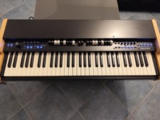 Viscount Legend Solo in Mint