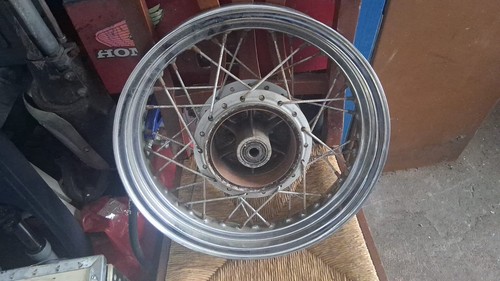 Cerchio posteriore suzuki - cerchio,