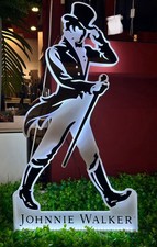 insegna luminosa Johnnie Walker  The striding man ORIGINAL branded merchandise