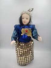bambola di porcellana da